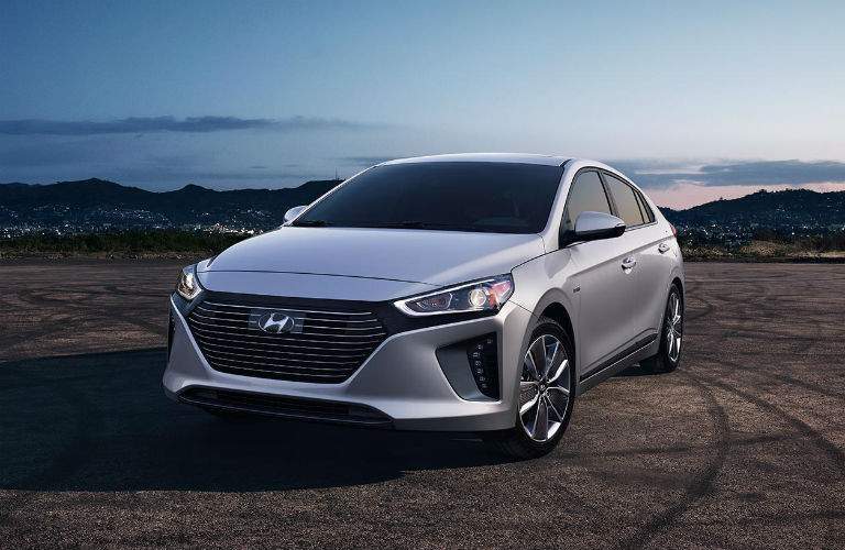 2018 Hyundai Ioniq Hybrid front profile