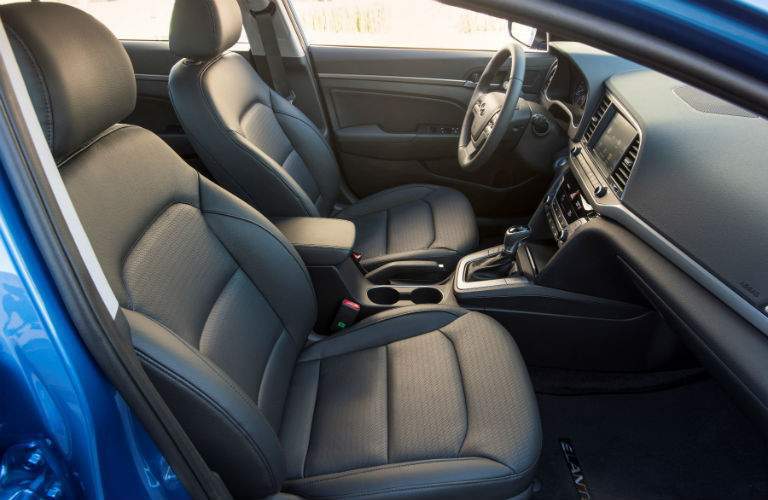 front seat space and design in the 2018 hyundai elantra