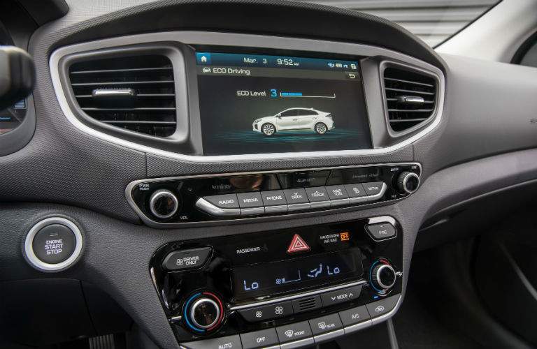 2018 Hyundai Ioniq Hybrid dashboard