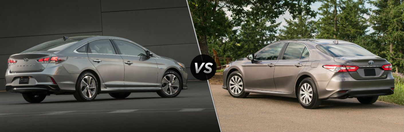 2019 Hyundai Sonata Hybrid Vs Toyota Camry 2019 Hyundai Sonata Hybrid Exterior Penger Side Rear Profile Vs Toyota Camry Driver