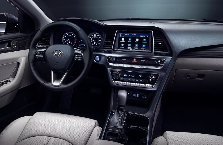 Steering wheel and dashboard in 2019 Hyundai Sonata