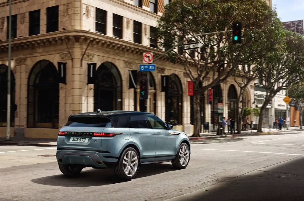 Range Rover Looks Like Jeep : Jeep/Fiat Need To Prepare For 2015 When The Icon Returns To Us In Off Roading.