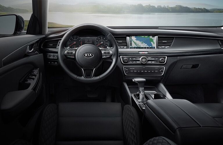 Steering wheel and touchscreen of 2019 Kia Cadenza