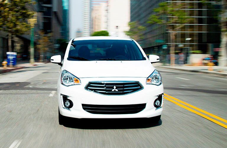 El perfil delantero del 2017 Mitsubishi Mirage G4