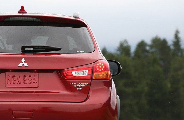 La parte trasera del 2017 Mitsubishi Outlander Sport