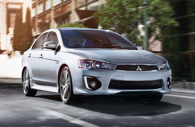 Mitsubishi Lancer en plateado