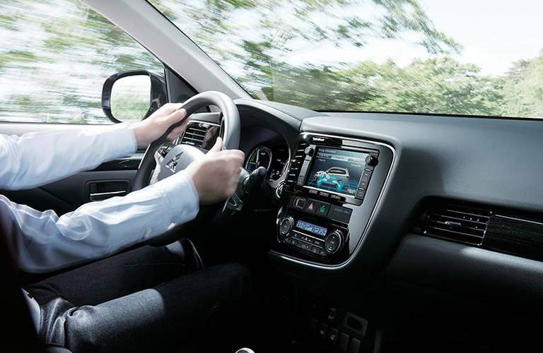 El sistema de información y entretenimiento del 2018 Mitsubishi Outlander PHEV