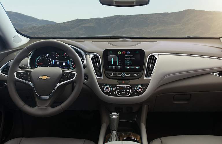 2018 Chevy Malibu dashboard features and layout