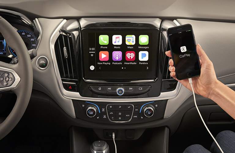 2018 traverse with carplay