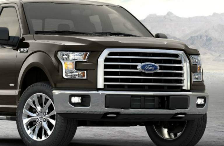 2017 Ford F-150 SuperCab front grille and headlights