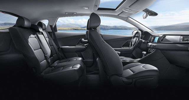 2018 Kia Niro Interior | Bert Ogden Mission Kia