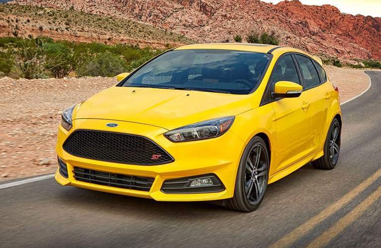 yellow ford focus in desert
