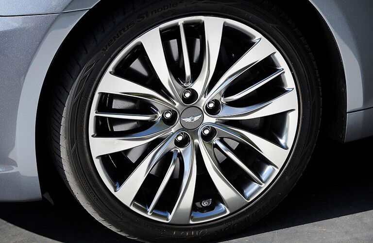 2016 Hyundai Genesis wheel