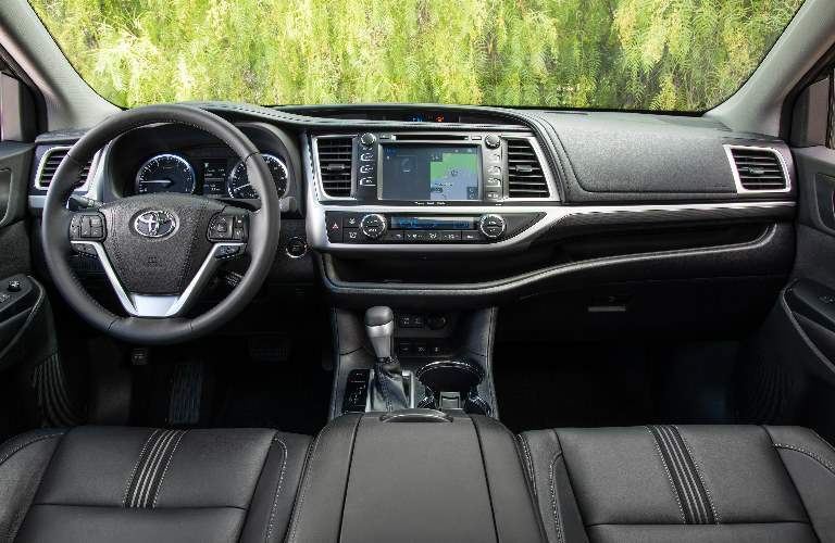 2018 Toyota Highlander Front Dashboard with Toyota Entune Touchscreen Display