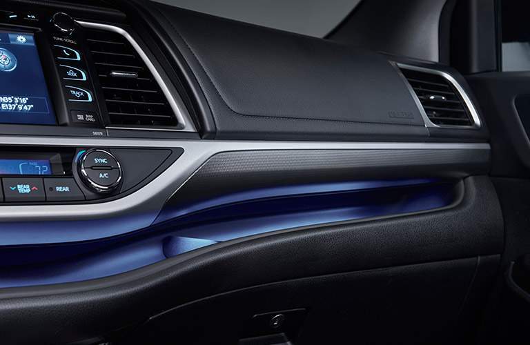 2017 Toyota Highlander technology and safety