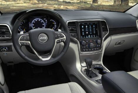 2017 Jeep Grand Cherokee first-row Technology