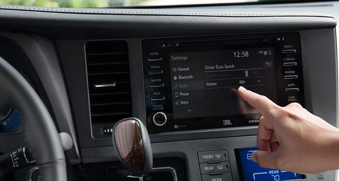 2018 Toyota Highlander Entertainment