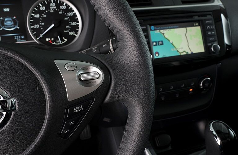 2017 Nissan Sentra steering wheel controls