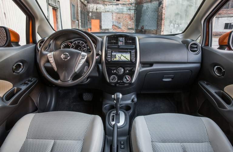 2018 Nissan Versa Note cockpit and dashboard