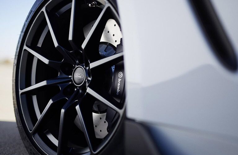 wheels of ford mustang