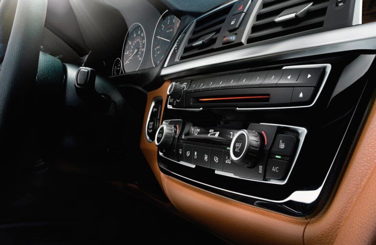 2017 BMW 3 Series dashboard