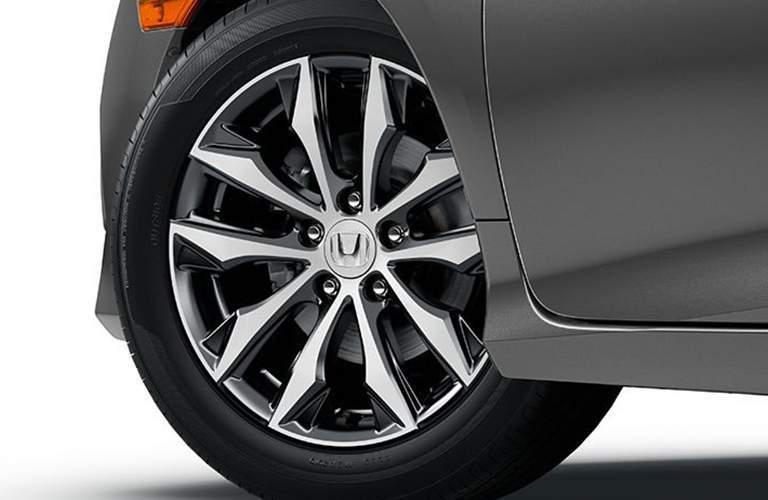 Wheel detail on the 2017 Honda Civic EX-L