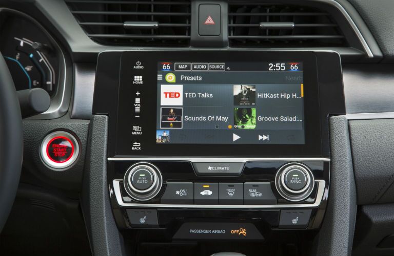 Infotainment display in the 2018 Honda Civic sedan