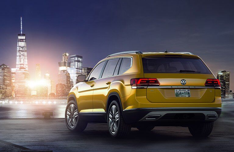 2018 Volkswagen Atlas at night overlooking the cityscape