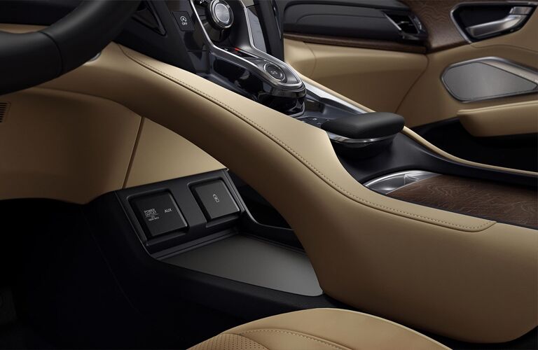 Center console in the 2019 Acura RDX