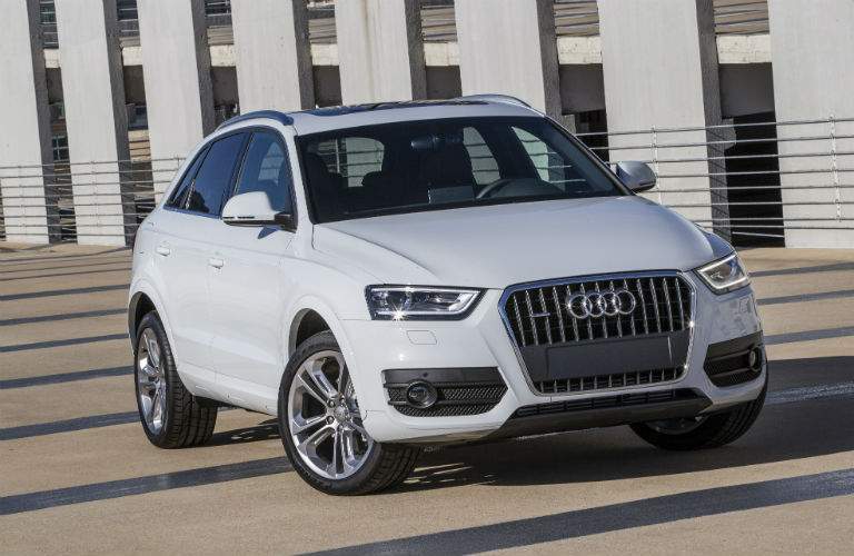 2018 Audi Q3 exterior Shot with Grille Fascia and Headlights_o