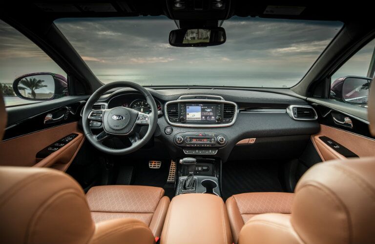 Front dash of the 2019 Kia Sorento