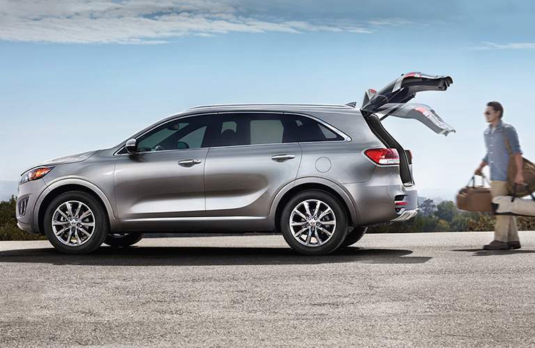 Man walking up to 2018 Kia Sorento