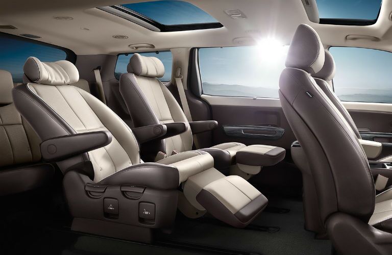 2018 Kia Sedona seats side view
