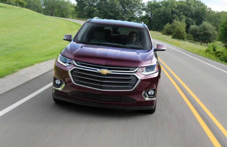 A head-on photo of the 2018 Chevy Traverse.