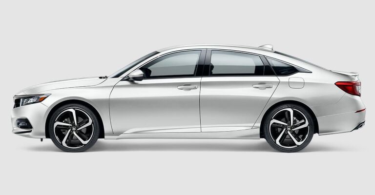 2019 Honda Accord Sport white side view