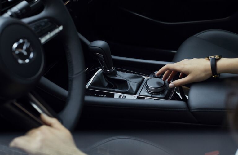 2019 Mazda3 Hand on Commander Control