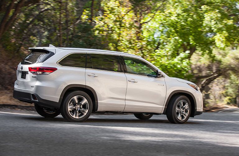 2017 Toyota Highlander in White