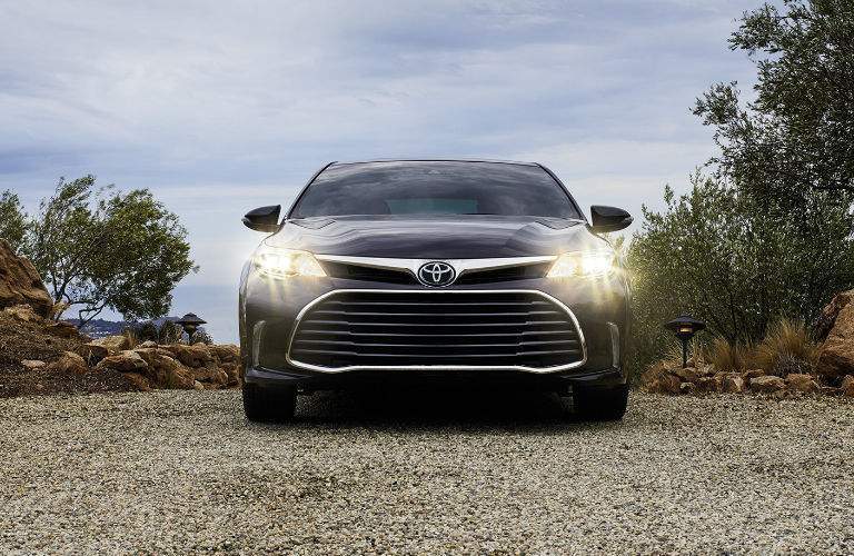 2018 Toyota Avalon Exterior View of Front End and Grille