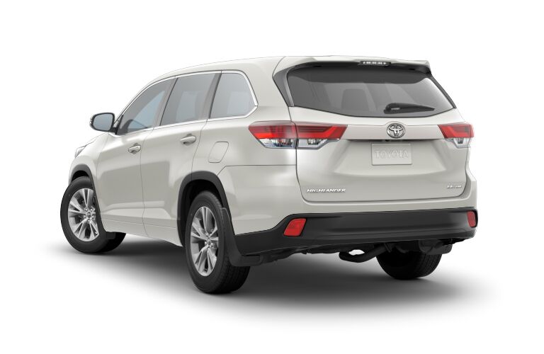 2018 Toyota Highlander exterior in white