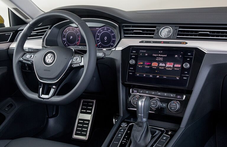steering wheel and center console display in 2019 Volkswagen Arteon