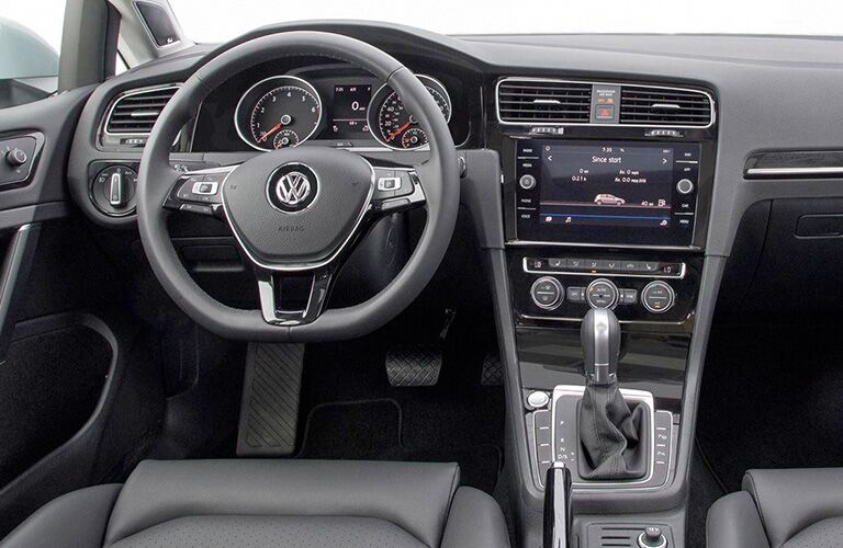Steering wheel and VW Car-Net App-Connect infotainment system of 2018 Volkswagen Golf