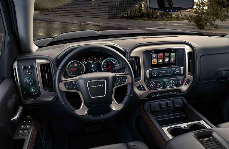2018 GMC Sierra 1500 dashboard and infotainment system