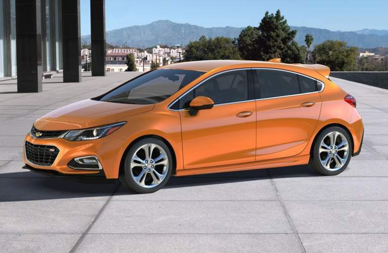 2018 Chevy Cruze hatch side view
