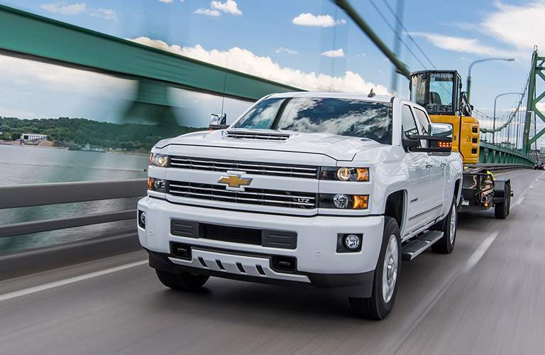 2018 Chevy Silverado 2500HD white front view grille