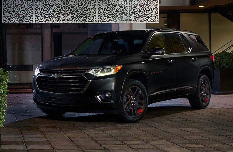 2019 Chevy Traverse black front view