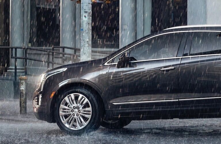 2019 Cadillac XT5 AWD in the rain