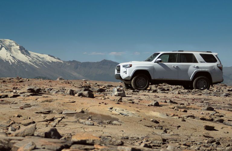 2017 Toyota 4Runner vs 2017 Subaru Outback