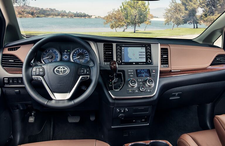 2018 Toyota Sienna Front Cabin