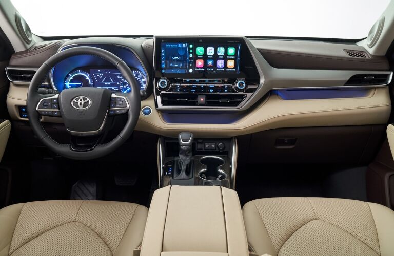 Steering wheel and dashboard in 2020 Toyota Highlander