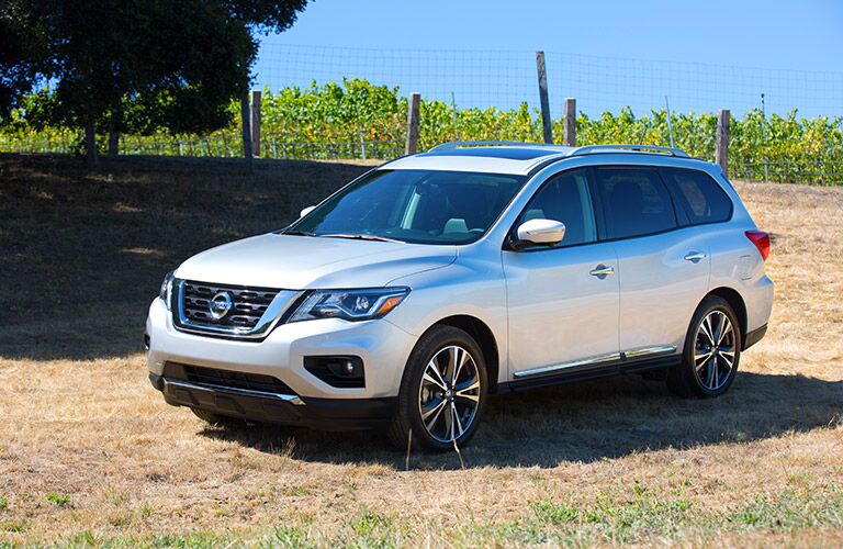 2018 Nissan Pathfinder exterior front